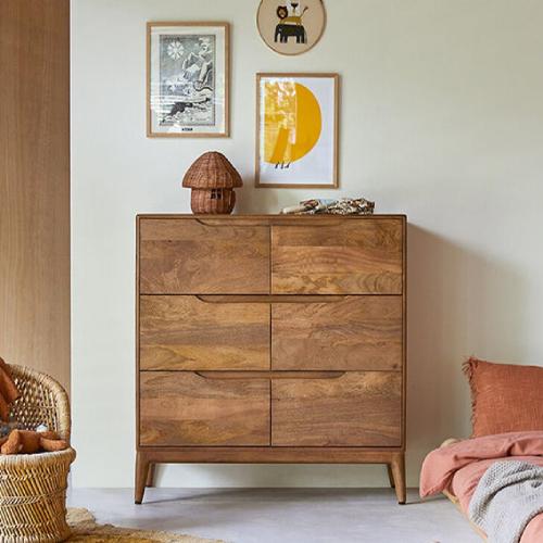 chest of drawers